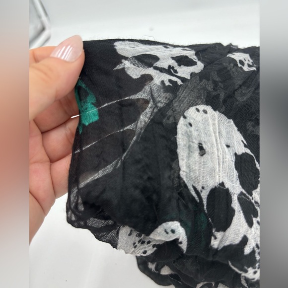 Gauze Infinity Skull Scarf - Picture 3 of 6